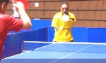Ping Pong Champion ohne Arme