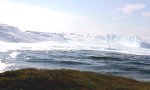 Funny Video : Riesen-Eisberg bricht auseinander  