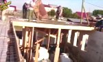 Lustiges Video : Profis auf der Baustelle