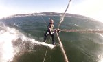 Kitesurfer trifft auf Buckelwal