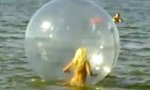 Wasser-Blondinen-Ball