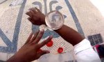 Lustiges Video : Straßenjonglierer First-Person-Perspektive