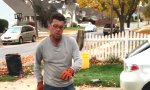 Funny Video : Vater zeigt, wie man Laub verpackt