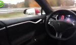 Movie : Im Autopilot-Modus auf der Autobahn