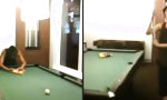 Schlechte Idee: Posen beim Billard