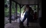 Funny Video - Der mit dem Waschbären tanzt