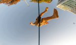 Funny Video - Slacklining aus der Ameisenperspektive