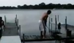 Lustiges Video : Schnell ein paar Bälle in den See schlagen
