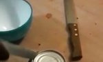 Lustiges Video : Etwas unhandlich die Bohnendose