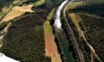 Lustiges Video - Feines Wetter für einen Sprung von der Brücke
