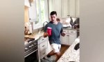 Lustiges Video : Fang den Becher!