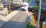 Funny Video : Schranke im Kopf, Zug im Genick