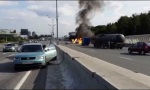 Funny Video : Gas-Feuerwerk auf der Autobahn