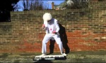 Funny Video : Keyboard-Jongleur